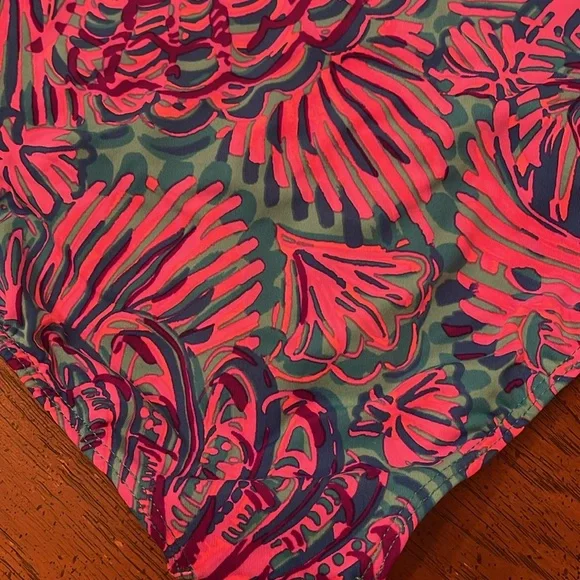 Lilly Pulitzer girl’s swimsuit size 8 - Picture 4 of 9